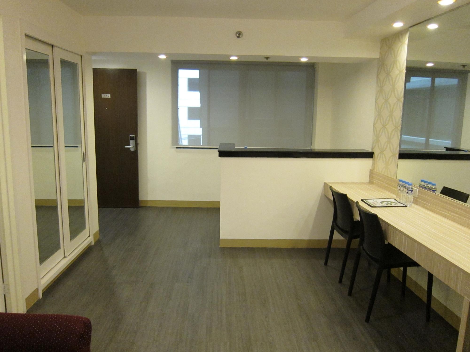The Charter House Hotel Makati City Exterior foto