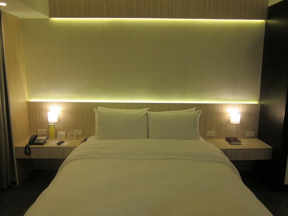 The Charter House Hotel Makati City Exterior foto