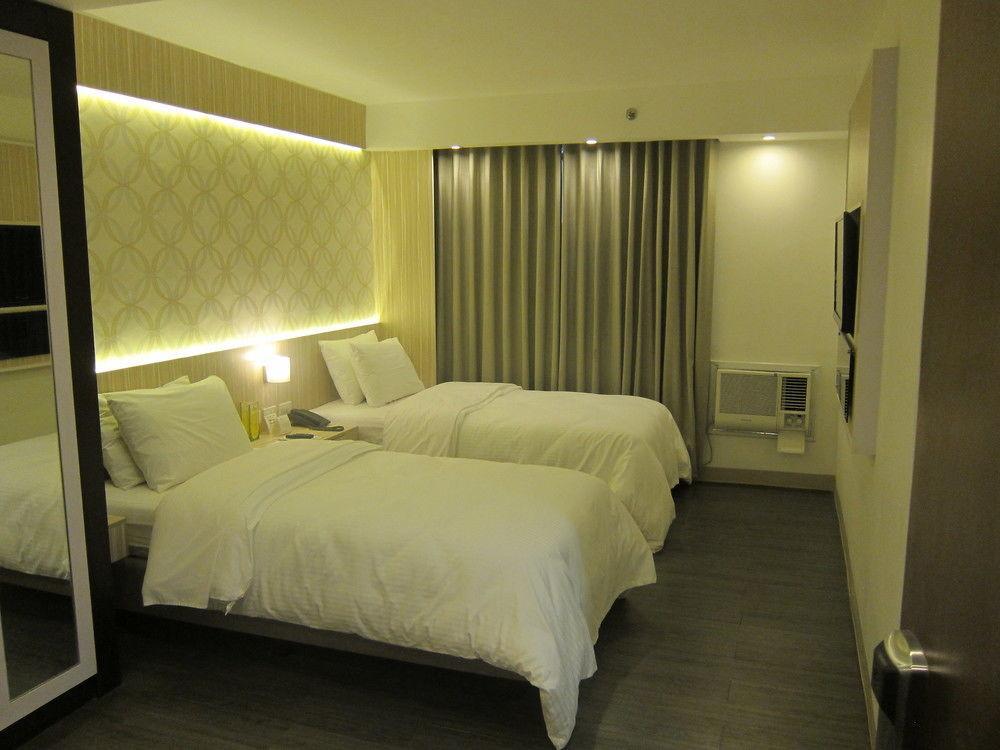 The Charter House Hotel Makati City Exterior foto
