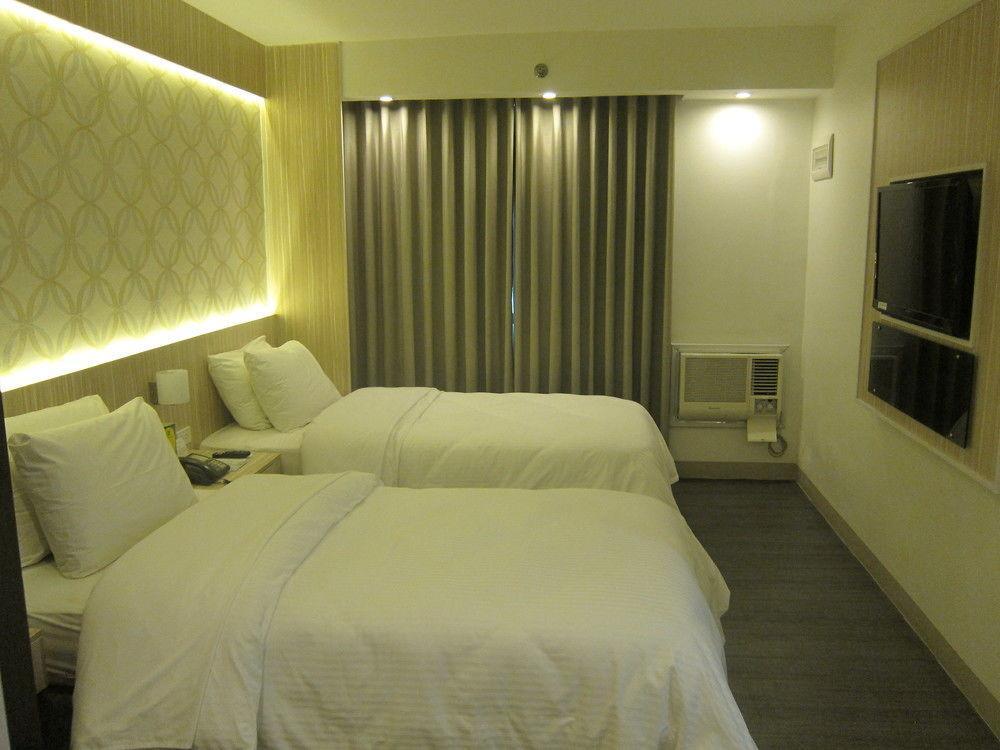 The Charter House Hotel Makati City Exterior foto