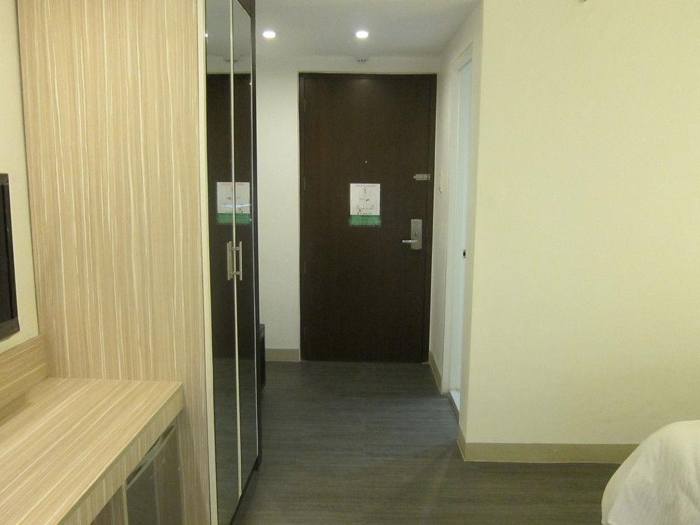 The Charter House Hotel Makati City Exterior foto
