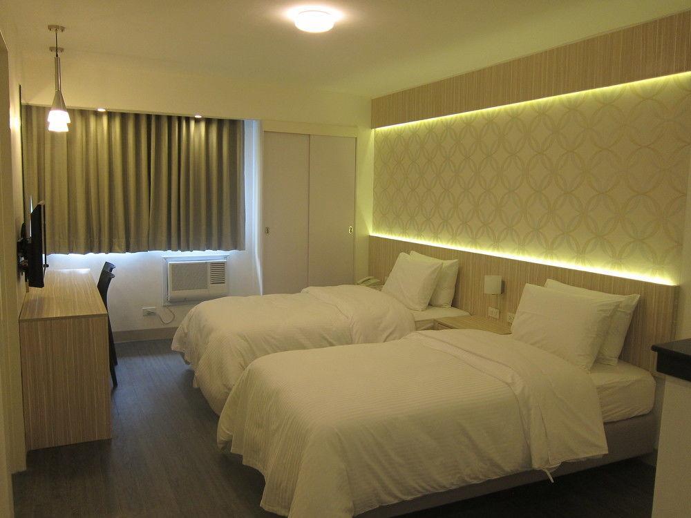 The Charter House Hotel Makati City Exterior foto