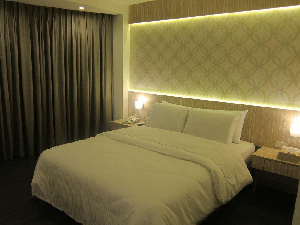 The Charter House Hotel Makati City Exterior foto