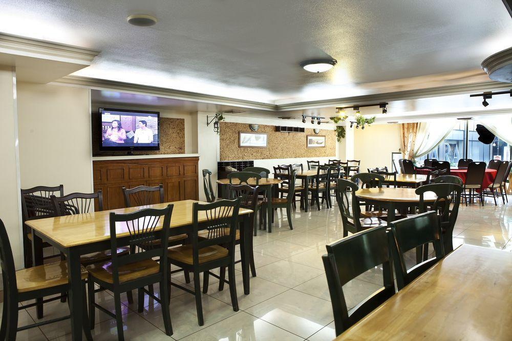 The Charter House Hotel Makati City Exterior foto