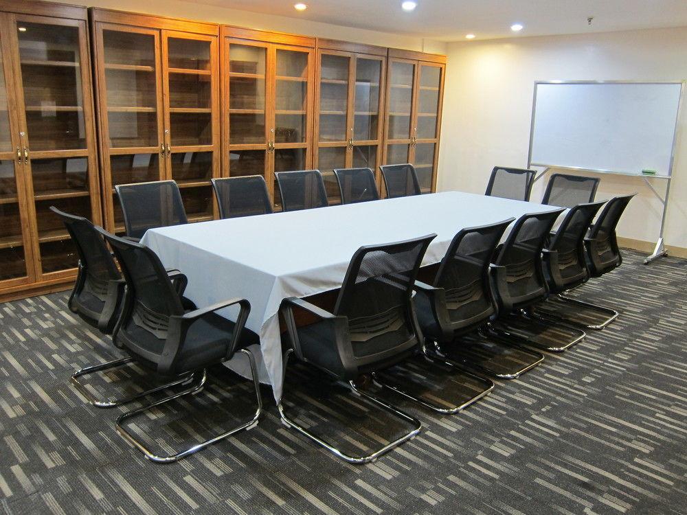 The Charter House Hotel Makati City Exterior foto