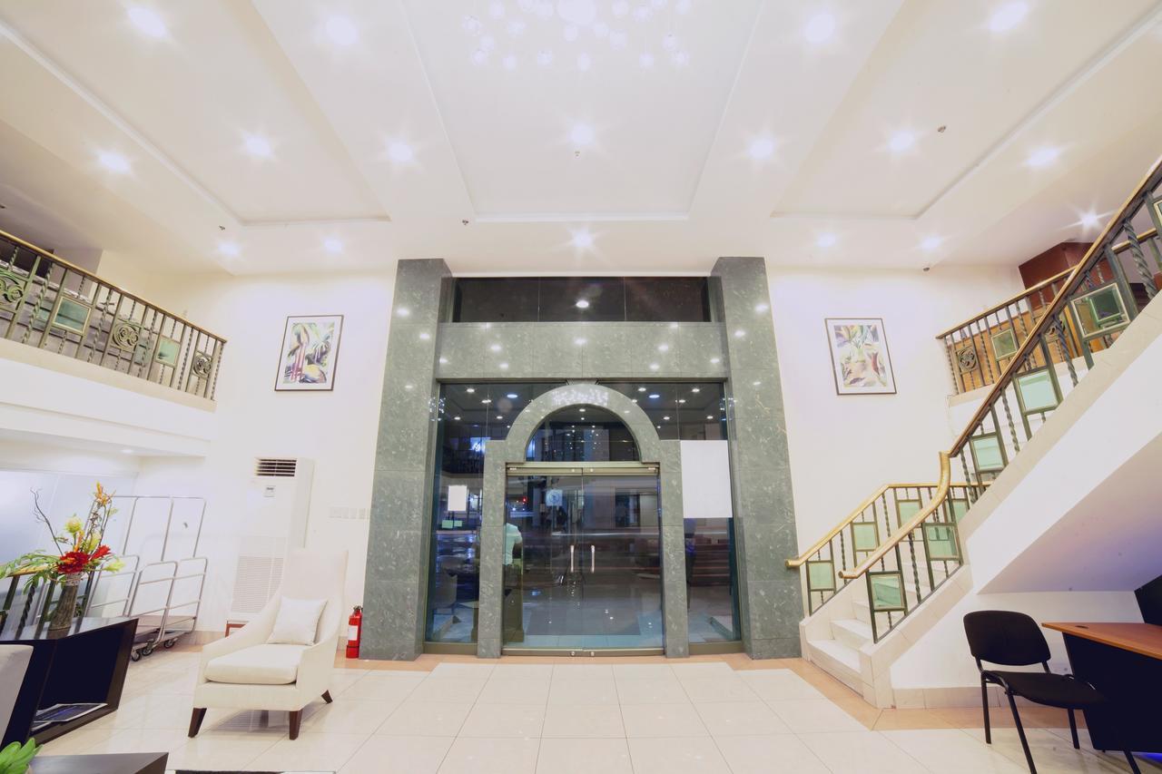 The Charter House Hotel Makati City Exterior foto